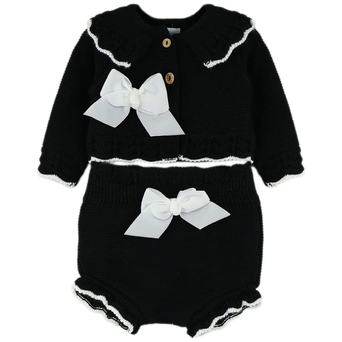 Black & white 2 piece knitted set.