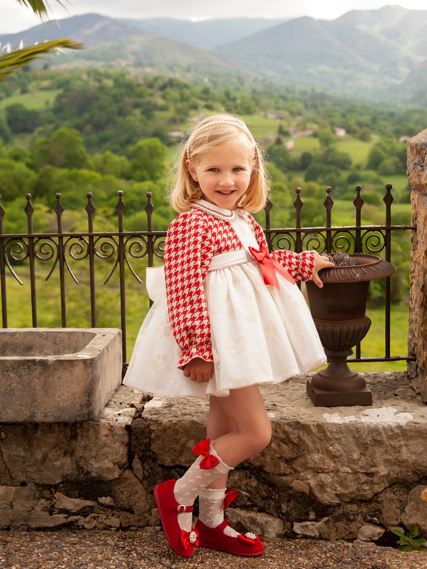 IN23-008 Red dogtooth & heart puffball dress