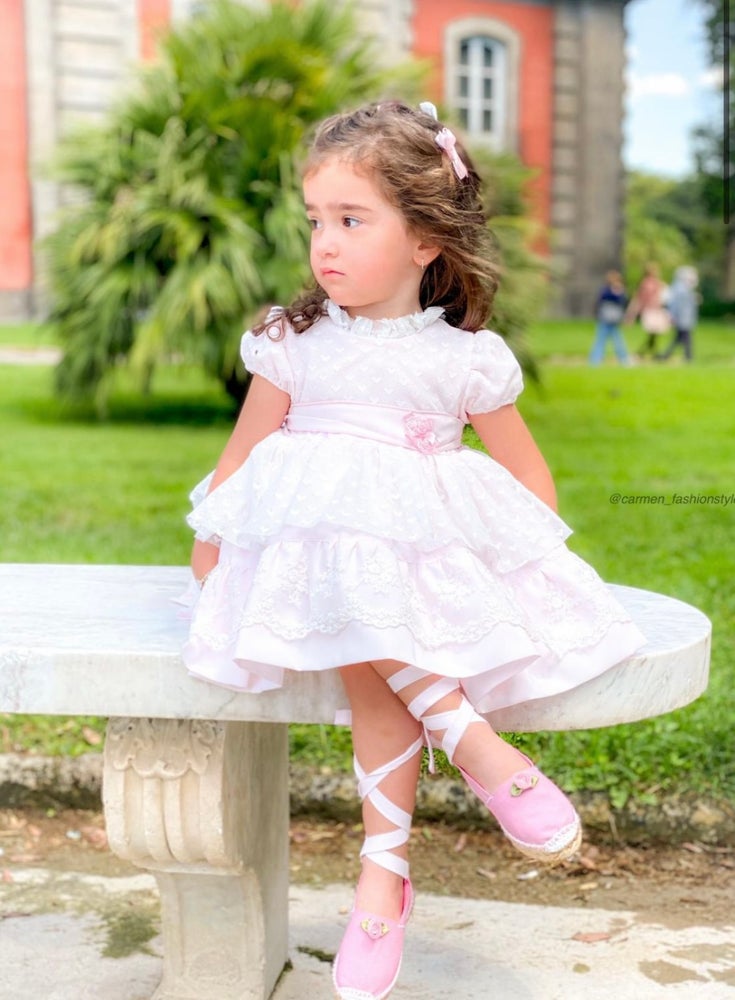 Sonata Lace Puffball
