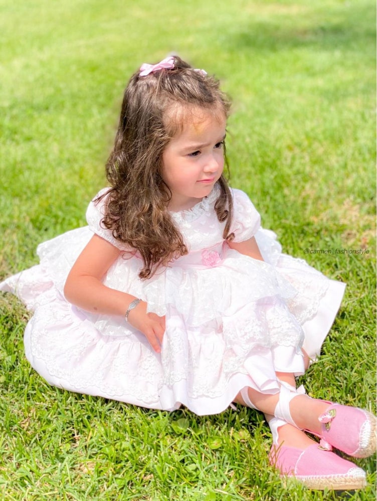 Sonata Lace Puffball