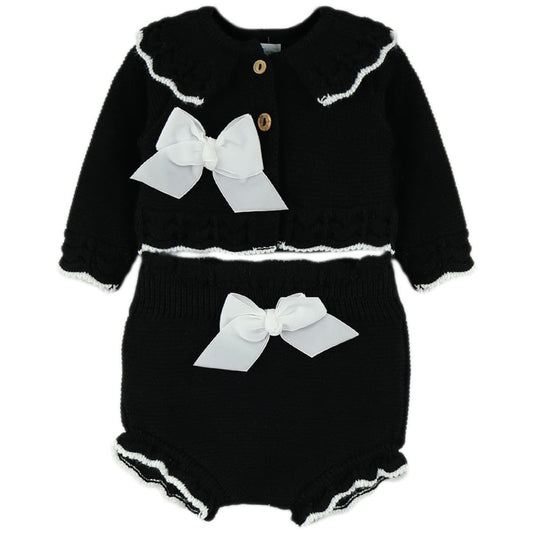 Black & white 2 piece knitted set.